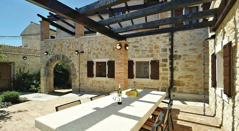 Holiday Home Vizinada