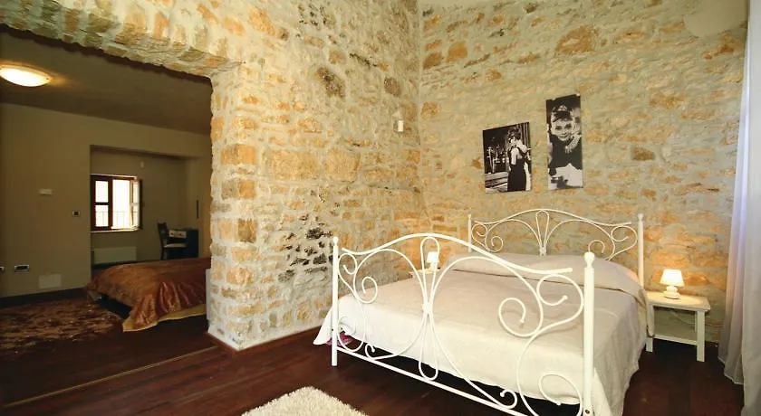 Holiday Home Vizinada 0*,